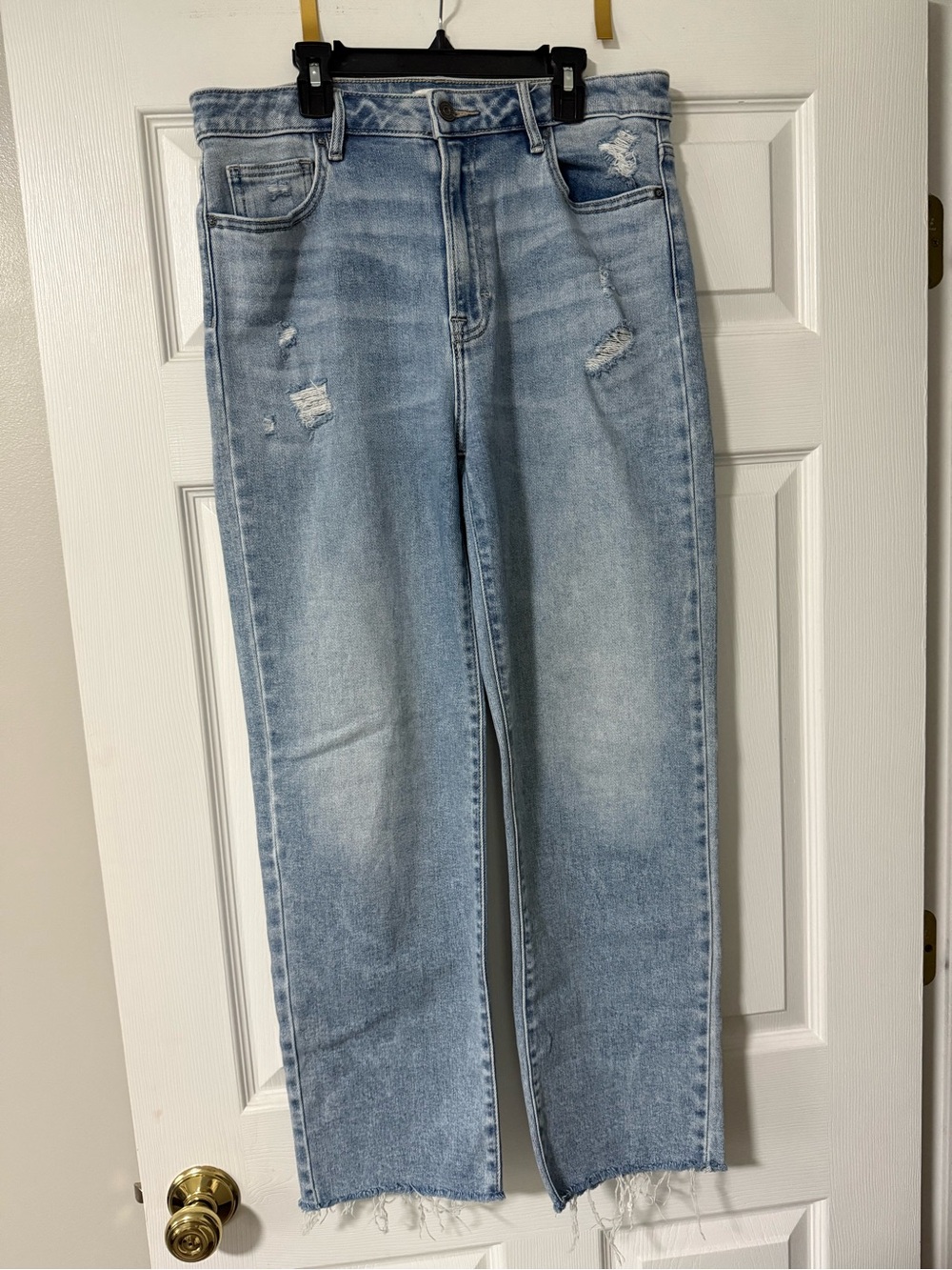 Hidden Brand. Light Wash High-Rise Straight Jeans